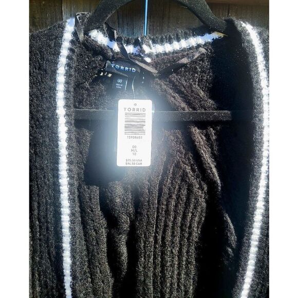 TORRID NWT size plus 0 or M/L 10 - Picture 3 of 5
